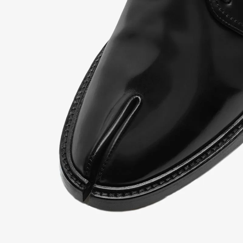 Durable Black Tabi Laced Brogue Shoes